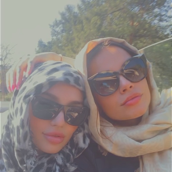 Meet your Posher, Lana - Picture 1 of 1